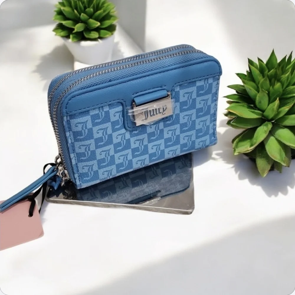 💙▪️Juicy Couture▪️ Miss Juicy Heritage Blue Medium Zip-around Wallet